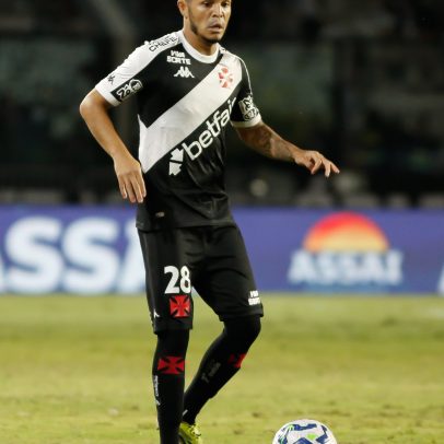 Adson do Vasco sofre fratura reincidente na tíbia e preocupa torcida