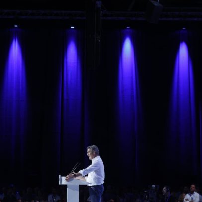 Feijóo transforma sua imagem política e surpreende com novas alianças