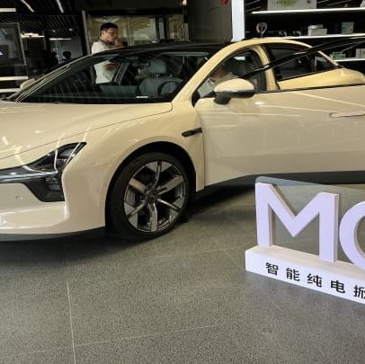 Xpeng mantém vendas estáveis em meio à guerra de preços de veículos elétricos na China