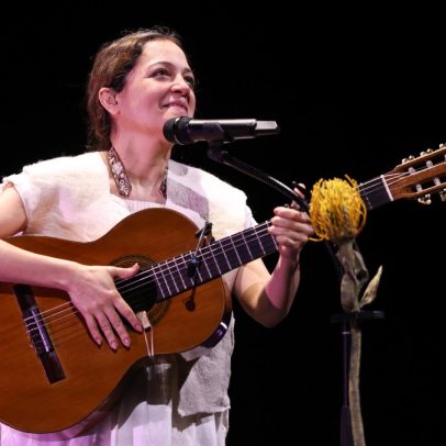 Natalia Lafourcade anuncia gravidez inesperada aos 41 anos e fãs comemoram