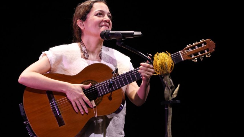 Natalia Lafourcade surpreende seus fãs durante a turnê com a notícia de sua primeira gravidez aos 41 anos: "Eu realmente não vi isso chegando" (Foto: Reprodução)