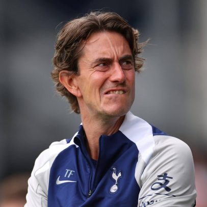 Frank enfrenta desafios na pré-temporada do Spurs após renovação de Gibbs-White com o Forest