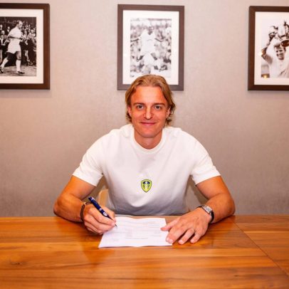 Leeds United anuncia a contratação do zagueiro Sebastiaan Bornauw do Wolfsburg
