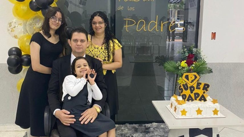 A família missionária. (Foto: Reprodução/Facebook/Davi Samuel Nienov)