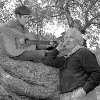 Tomás Graves revela sua infância repleta de livros, música e celebridades
