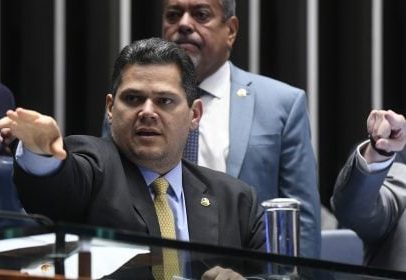 Senado decide adiar votação sobre legalização de cassinos e bingos no Brasil
