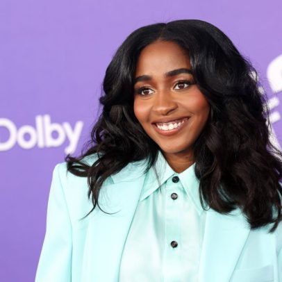 Ayo Edebiri faz história como a primeira mulher indicada a duas categorias no Emmy