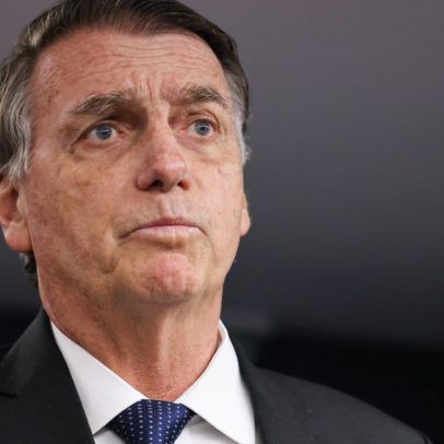 Inquérito das joias de Bolsonaro permanece estagnado na PGR após um ano