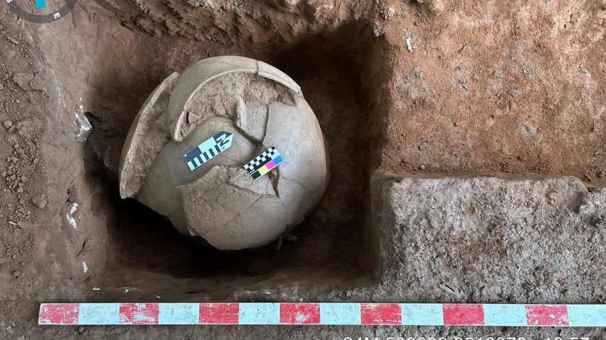 Pesquisadores encontram urnas funerárias com restos humanos no Ceará (Foto: Divulgação)