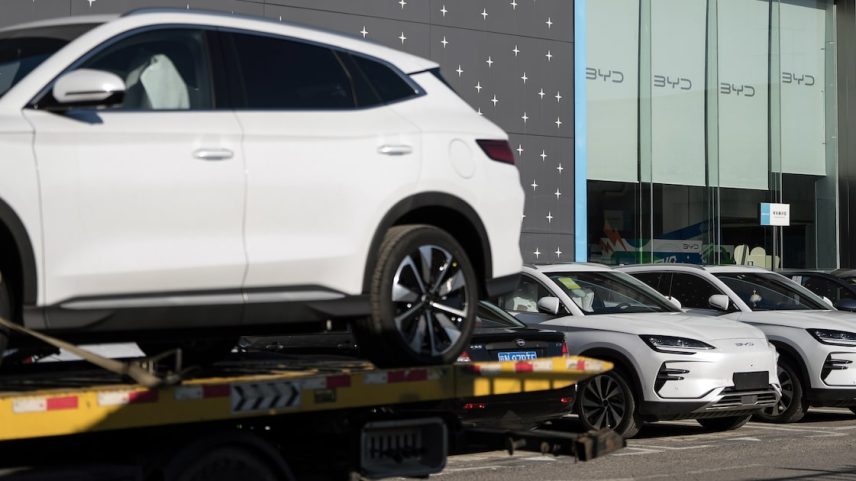 Concessionária da BYD em Pequim: gigante de Shenzhen não deve bater sua meta de vendas para 2025. (Foto: Na Bian/Bloomberg)