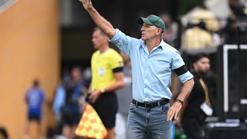 Renato Gaúcho exaltou classificação do Fluminense à semifinal da Copa do Mundo de Clubes (Foto: Paul ELLIS / AFP)