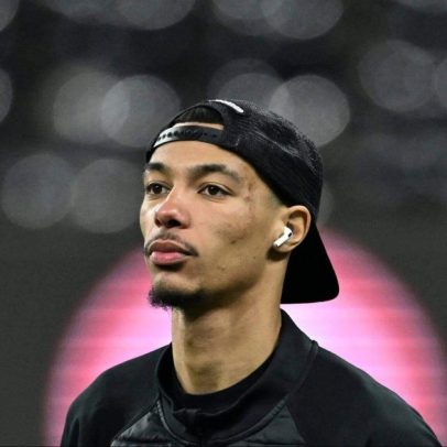 Newcastle avança em negociação de €75 milhões por Hugo Ekitike do Frankfurt
