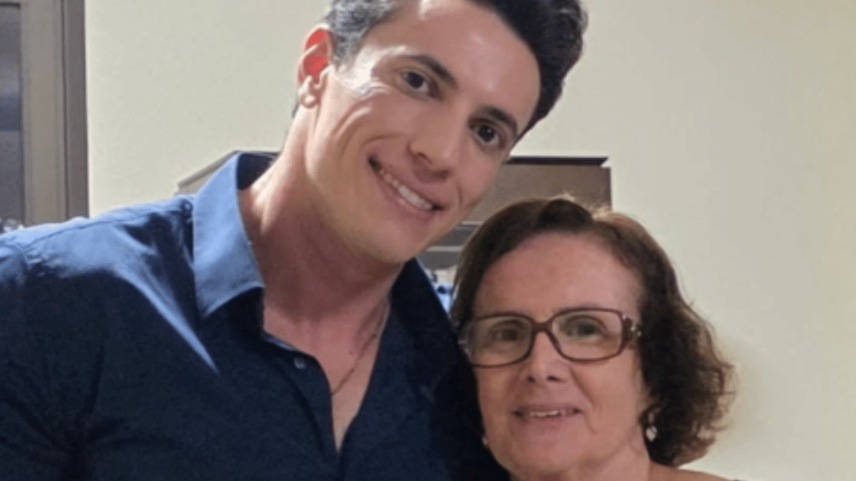 Luiz Antonio Garnica ao lado da mãe Elizabete Arrabaça (Foto: Reprodução / Redes Sociais)