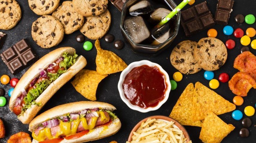 Fast food se consolidou no Brasil com alimentos calóricos e porções gigantes — Foto: Reprodução