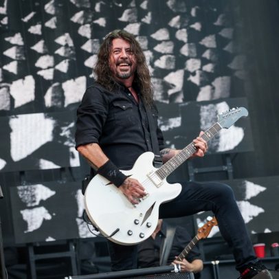 Foo Fighters lançam cover de Minor Threat em homenagem às raízes hardcore de Grohl