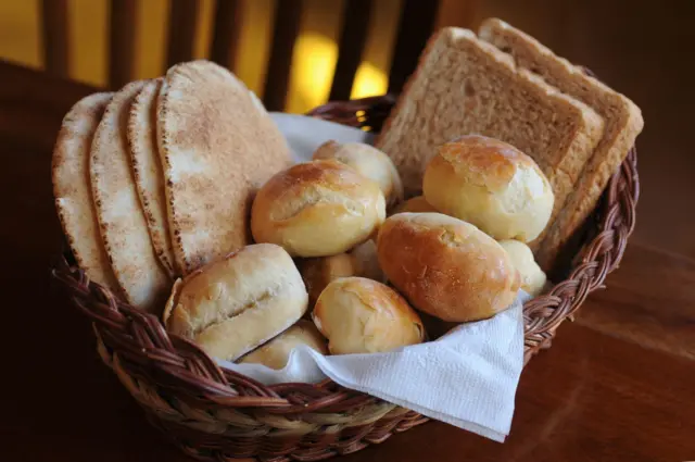 O tipo de pão que comemos pode trazer impactos surpreendentes sobre a nossa saúde (Foto: Getty Images)