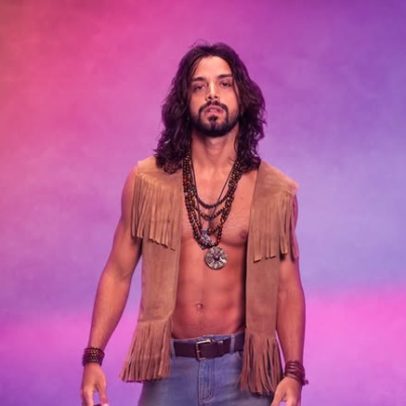 Rodrigo Simas se prepara intensamente para nudez no musical ‘Hair’