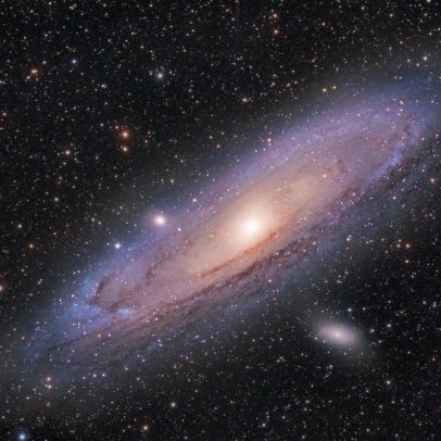 Estrelas e buracos negros: a origem do universo em debate científico