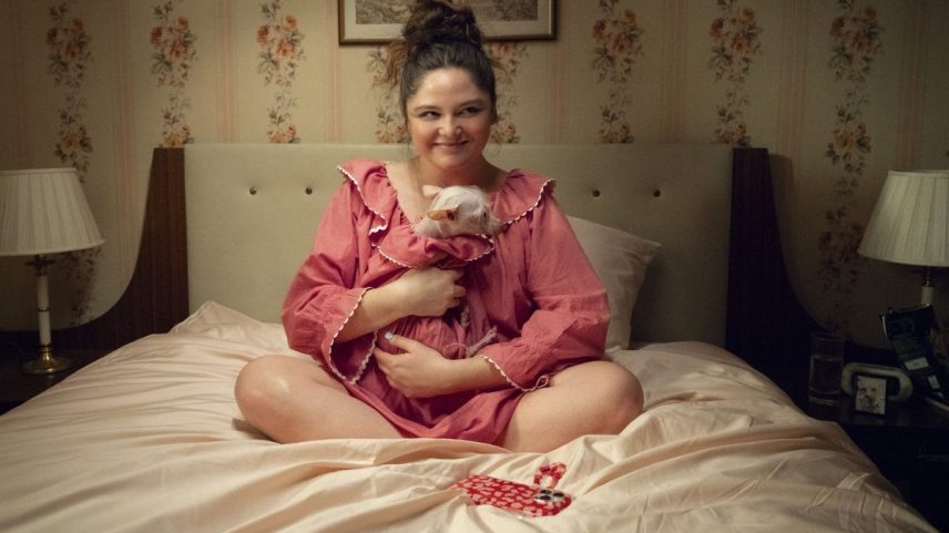 Megan Stalter/Jessica em Too Much — Foto: divulgação