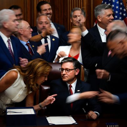 A disputa para conquistar eleitores sobre o 'grande e belo projeto' de Trump começa