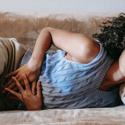 Mulheres devem estar atentas aos sinais do câncer de intestino para prevenção eficaz
