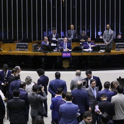 Parlamento ignora demandas urgentes e se afasta da realidade atual