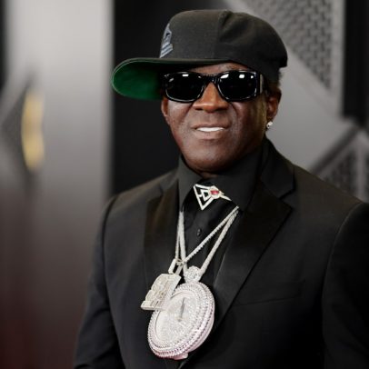 Flavor Flav pede ao governo dos EUA a proibição de armas em artigo emocionante