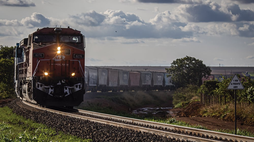 Ferrovia Transoceânica passará por vários estados brasileiros até chegar ao Oceano Pacífico pelo Peru. (Foto: Reprodução/TVCA)