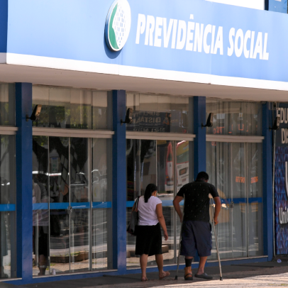Reembolso de descontos ilegais do INSS começa amanhã para quase 1 milhão de segurados