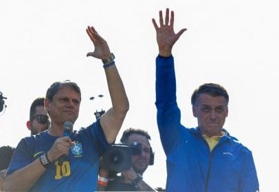 Bolsonaro avalia apoio a Tarcísio na corrida presidencial de 2026