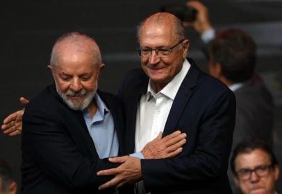 Lula isenta taxistas de taxa para verificação de taxímetros em todo o Brasil