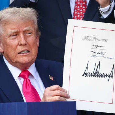 Trump aumenta crédito tributário infantil para R$ 2.200 e define novos critérios