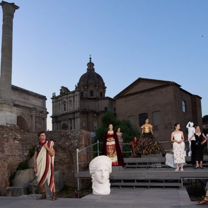 Dolce & Gabbana exalta sua arte em deslumbrante desfile em Roma