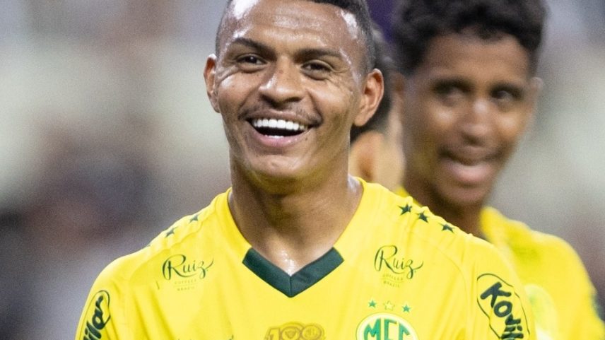 Negueba comemora gol marcado pelo Mirassol contra o Ceará no Brasileirão (Foto: Baggio Rodrigues/AGIF)