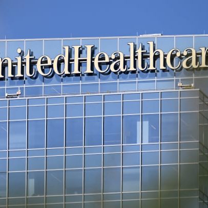 UnitedHealth prevê lucros de 2025 abaixo do esperado devido a altos custos médicos