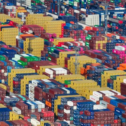 Trump altera dinâmica do comércio global e une países sob tarifas dos EUA