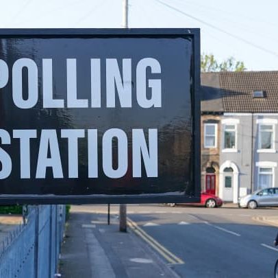 Reino Unido permite que jovens de 16 anos votem e impacta política nas redes sociais