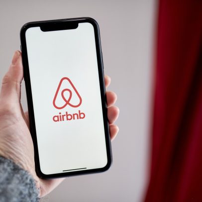 Airbnb oferece parcelamento sem juros para atrair clientes em meio à alta da Selic