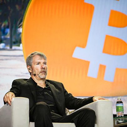 Estratégia de Michael Saylor alcança recorde de valor de mercado com alta do Bitcoin