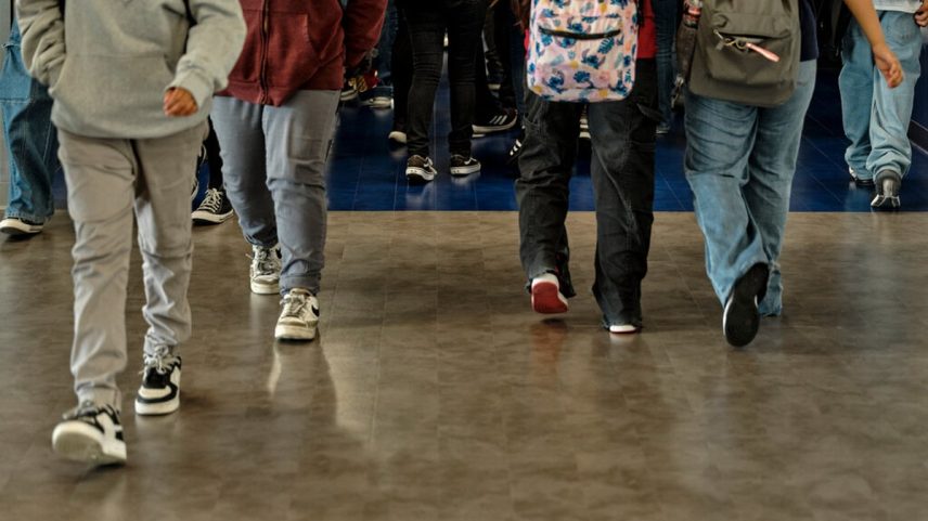 Cerca de 1,4 milhão de crianças em todo o país frequentam programas extracurriculares que dependem de apoio federal (Foto: Philip Cheung / The New York Times)