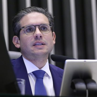 Câmara proíbe homenagens a Bolsonaro em comissões sob liderança de Hugo Motta