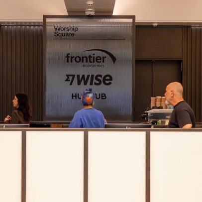 Wise e Genial lançam 'guerra dos cofrinhos' em conta global para investidores