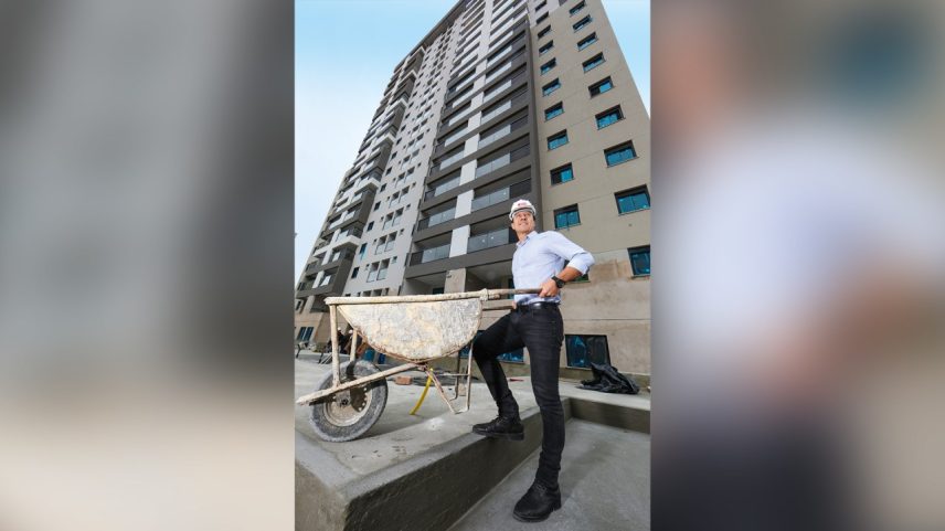 QUEIMA DE ESTOQUE - Vender com desconto e não se endividar. Essa é a estratégia comercial da construtora paulista MBigucci, do empresário Milton Bigucci Junior, para reforçar o caixa sem precisar recorrer a crédito. (Foto: Claudio Gatti/.)