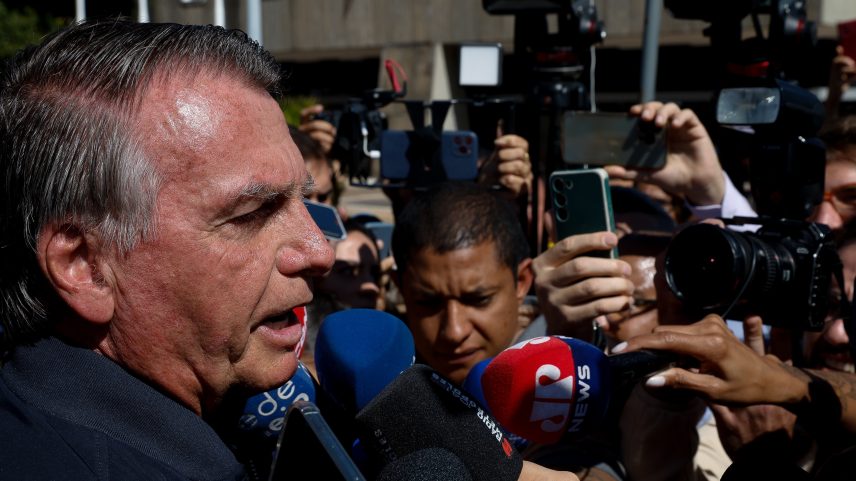 O ex-presidente Jair Bolsonaro (PL) afirmou que está passando por "suprema humilhação" colocar tornozeleira eletrônica (Foto: Pedro Ladeira/Folhapress)
