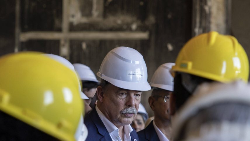 Presidente do BNDES, Aloizio Mercadante, vai discutir mudanças climáticas e democracia com ex-vice-presidente americano Al Gore (Foto: Eduardo Anizelli/Folhapress)