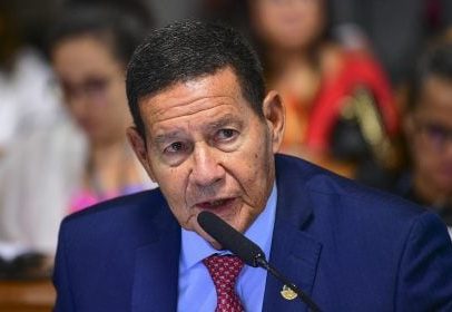 Mourão critica interferência de Trump em processo contra Bolsonaro
