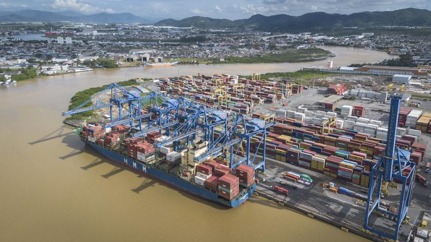 O ano de 2024 foi o terceiro ano mais lucrativo do setor de transporte de contêineres, com US$ 78 bilhões (Foto: Reprodução)