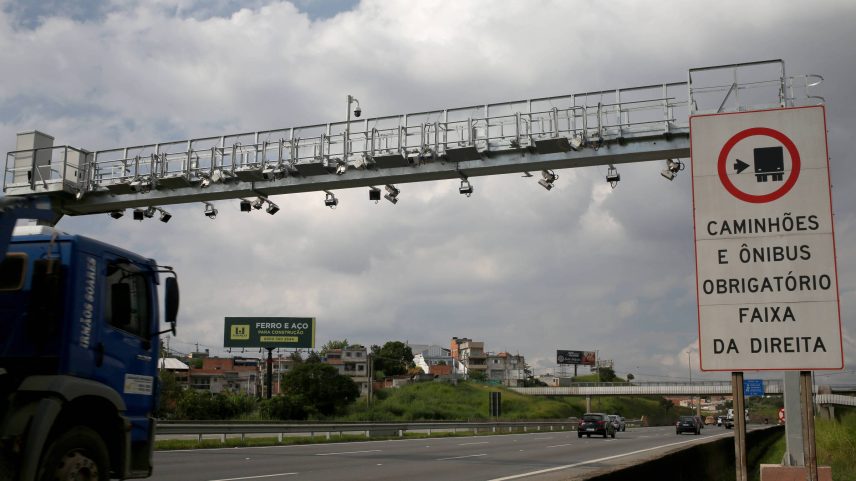 Pórtico de pedágio em teste em rodovia de São Paulo (Foto: Luciano Vicioni/Divulgação)