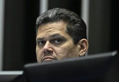 Alcolumbre avança com projeto que legaliza cassinos e bingos no Brasil
