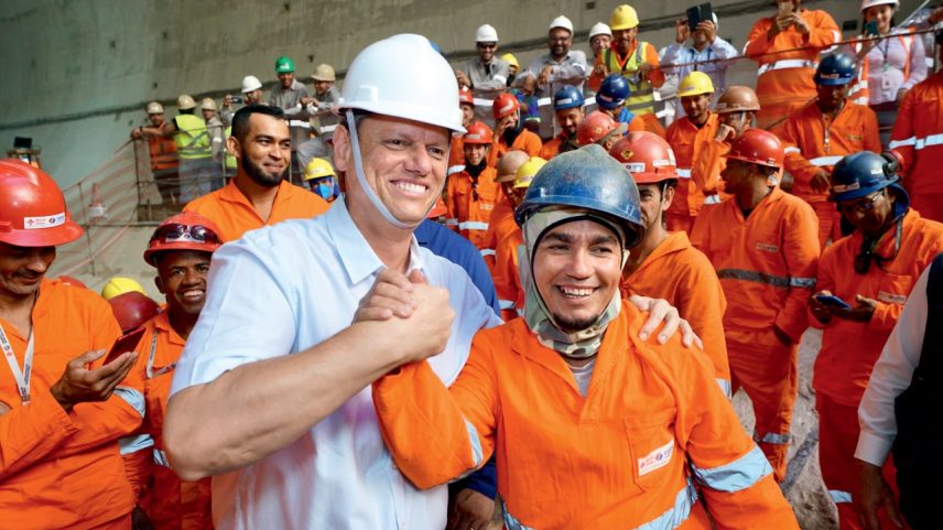 MÃOS À OBRA - Tarcísio de Freitas: governador paulista é o preferido para ser o herdeiro do eleitorado do ex-presidente (Foto: Celso Silva/Governo SP)